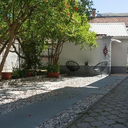 Bhs Bosnian-herzegovinian & Garden * 모스타르